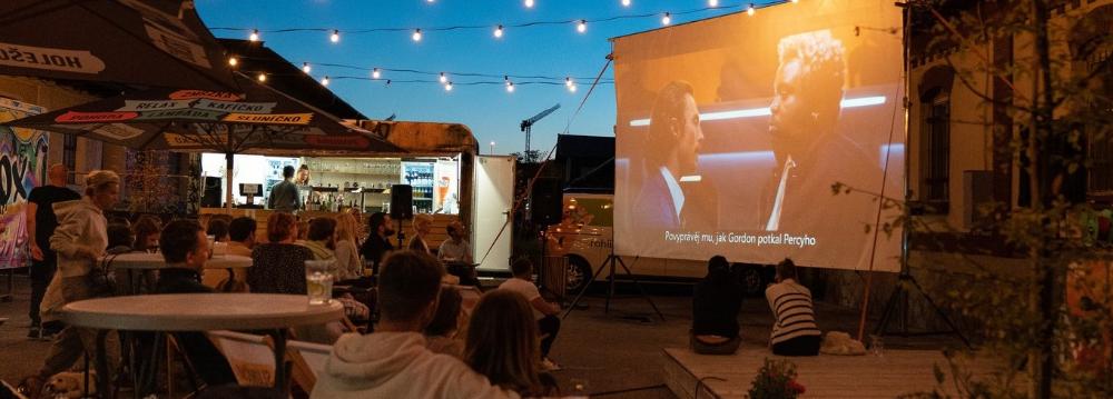 Letní kino v Holešovické tržnici