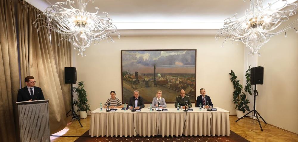 Z podpisu memoranda o letecké záchranné službě
